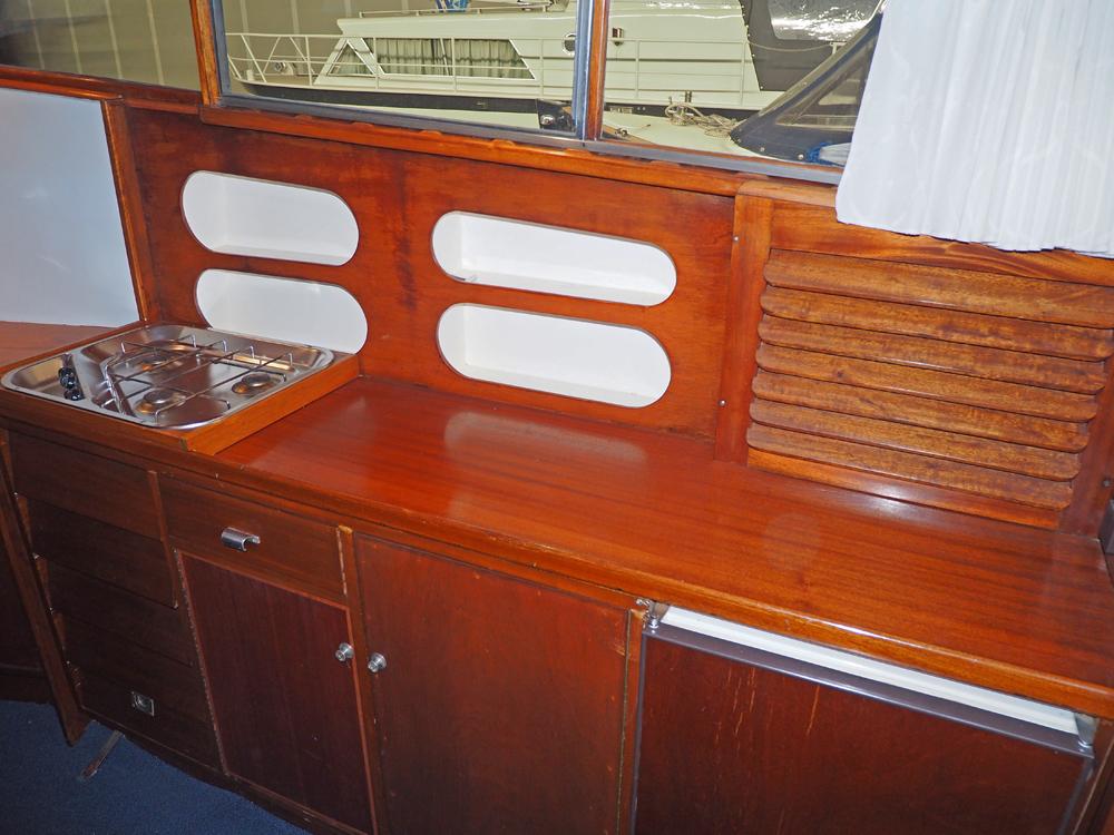 Cabin en avant, H&eacute;bergements